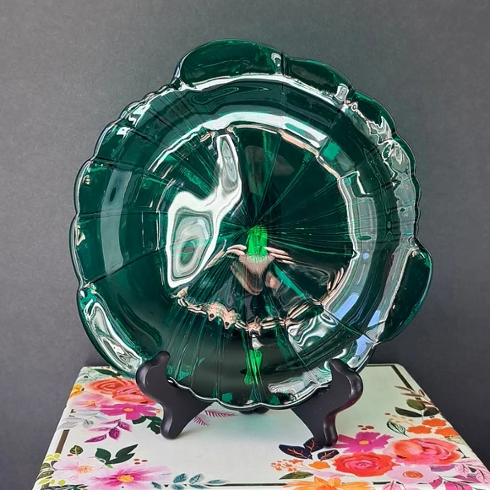 Early 20th Century Art Deco Emerald Green Glass Salad Dessert Plate Vintage